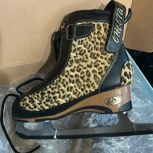 Ice Skates - Brand new!  Women’s American Soft Boot Cheetah Figure Skates 🐆